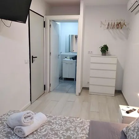 Hotel Urban Basic L'Hospitalet de Llobregat