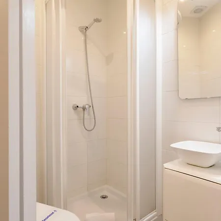 Cozy Near Fira Gran Via With Ac *