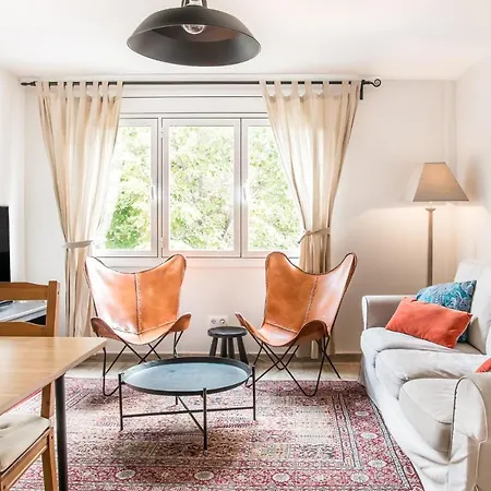 Apartment Cozy With Splashes Of Color L'Hospitalet de Llobregat