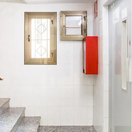 Cozy With Splashes Of Color L'Hospitalet de Llobregat