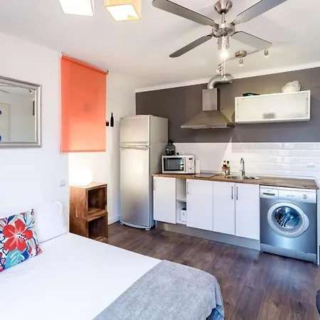 Pleasant With Balcony Close To Camp Nou *