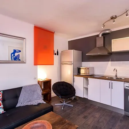 Apartamento Pleasant With Balcony Close To Camp Nou