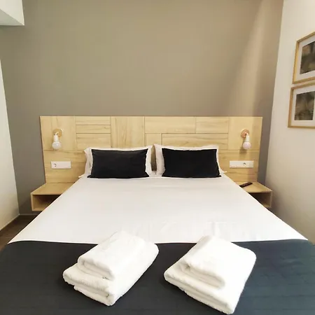 Aparthotel Global & *