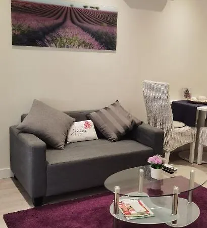 Barcelona, De 2 Habitaciones. Apartment *