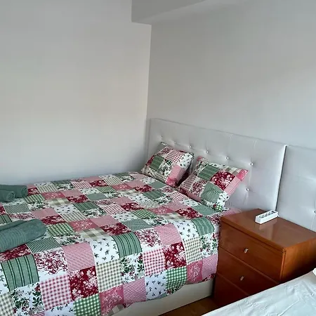 Large Near Fira And Center Apartment