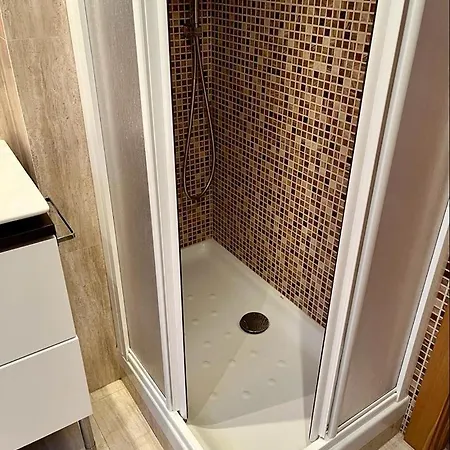 Apartment Large Near Fira And Center *
