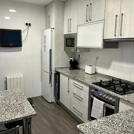 Large Near Fira And Center Apartment