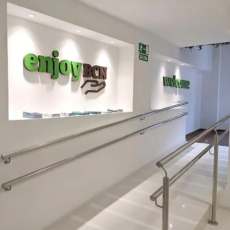 Fira 5 A 1min Del Metro Y Centro 15min Apartment