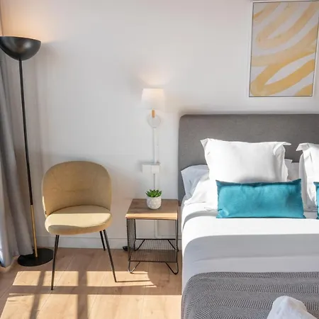 Feelathome Stadium Apartment
