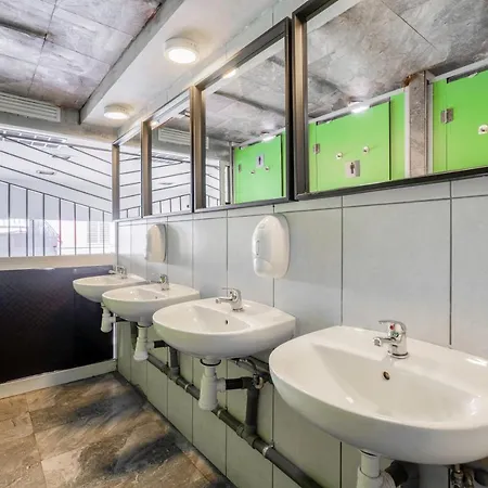 Hostel Casa Barcelo Camp Nou Barcelona L'Hospitalet de Llobregat