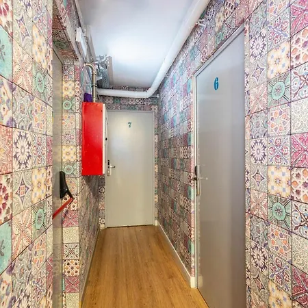Hostel Casa Barcelo Camp Nou Barcelona *