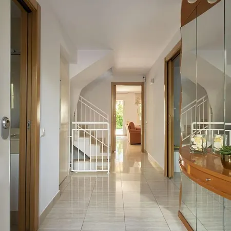 Holiday home Centric Gran Via Fira Montjuic