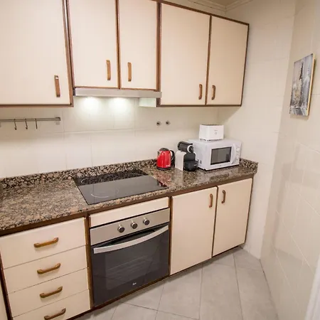 For 6 People, Equipped And Confortable Apartment L'Hospitalet de Llobregat