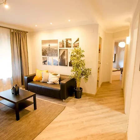 For 6 People, Equipped And Confortable * L'Hospitalet de Llobregat
