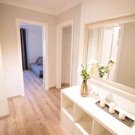 For 6 People, Equipped And Confortable * L'Hospitalet de Llobregat