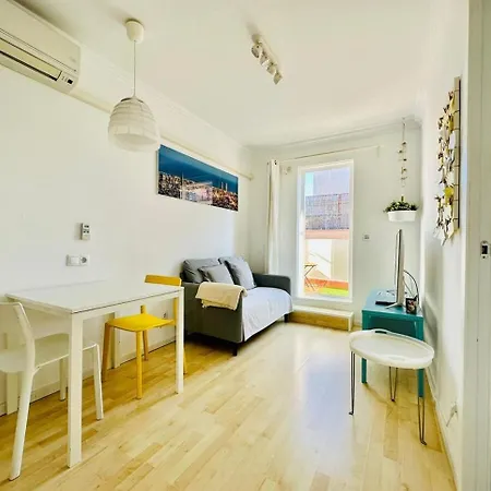 Lovely Attic With Terrace Apartment L'Hospitalet de Llobregat