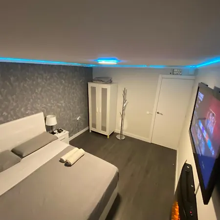 Homestay Cerca Del Centro De Barcelona, Barceloneta, Aeropuerto Y Fira *
