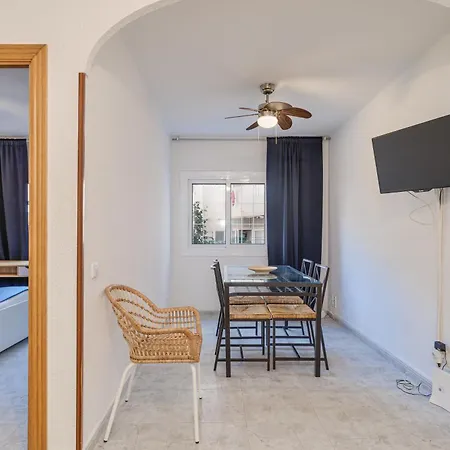 2-bedroom Just 1 Minute From The Metro *