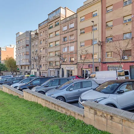 Apartment 2-bedroom Just 1 Minute From The Metro *