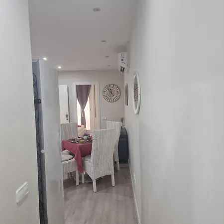 Barcelona, De 2 Habitaciones. L'Hospitalet de Llobregat