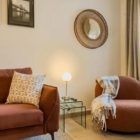 Barcelona Aura Apartment