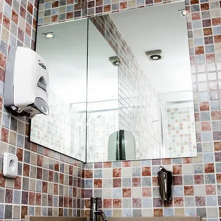 Hostel Cool & Chic L'Hospitalet de Llobregat