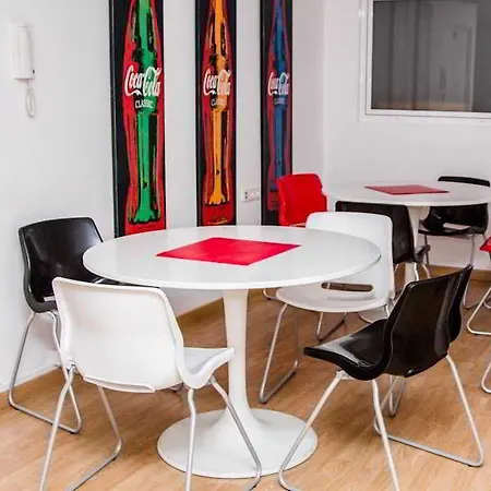 Hostel Cool & Chic L'Hospitalet de Llobregat