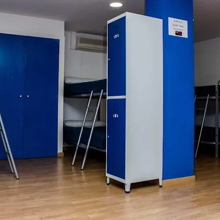 Cool & Chic Hostel L'Hospitalet de Llobregat