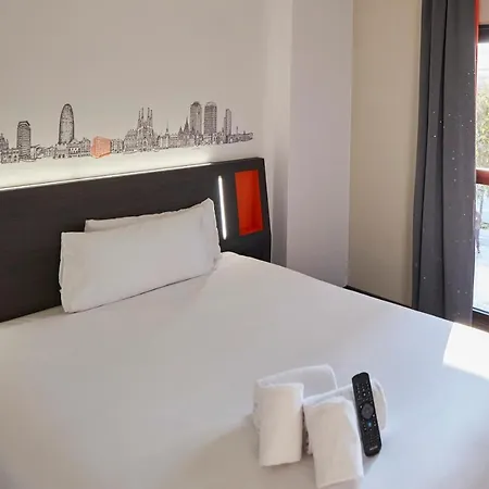 Easyhotel Barcelona Fira 2*
