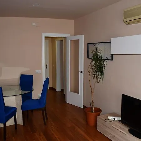 Pleasant With Balcony Close To Camp Nou *